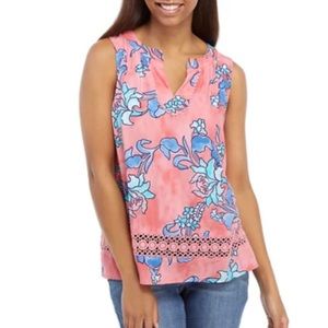 NWOT Crown & Ivy Floral Sleeveless Crochet Hem Peasant Top M